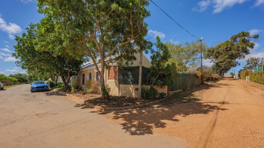 2 Bedroom Property for Sale in Napier Western Cape